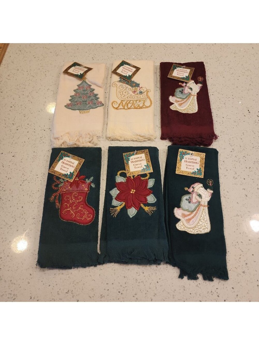 NWT Vintage Seasonal Traditions Guest Fingertip Towel Christmas Set Of 6